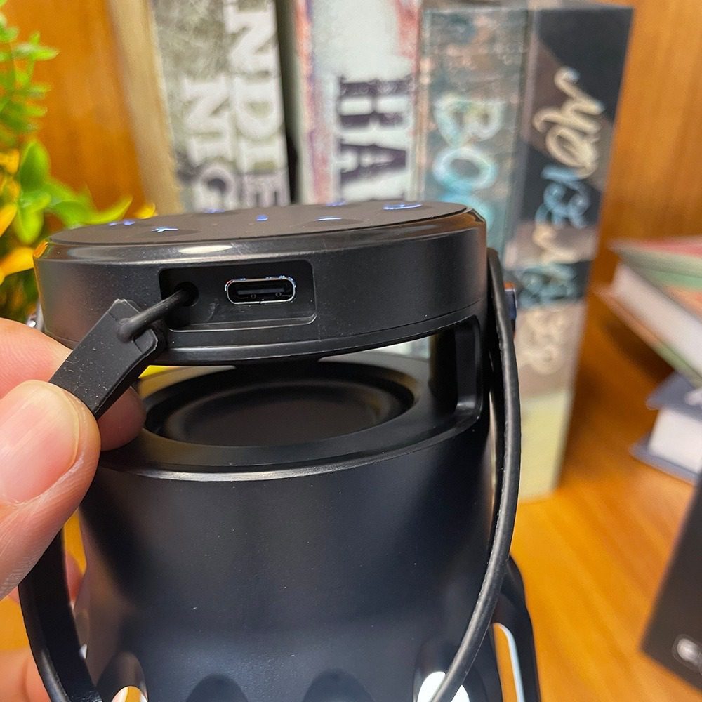 foto_add-246237 Lamp with bluetooth speaker A3 black