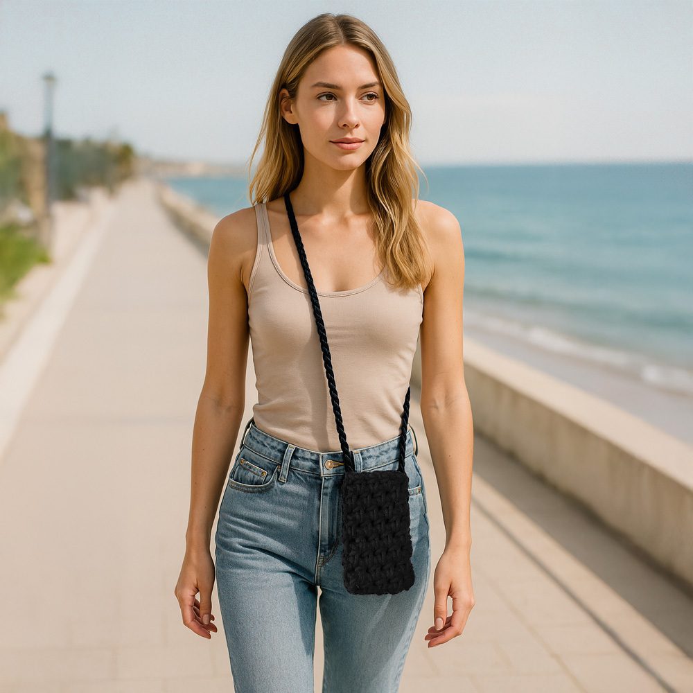 Knitted bag for phone design 1 black