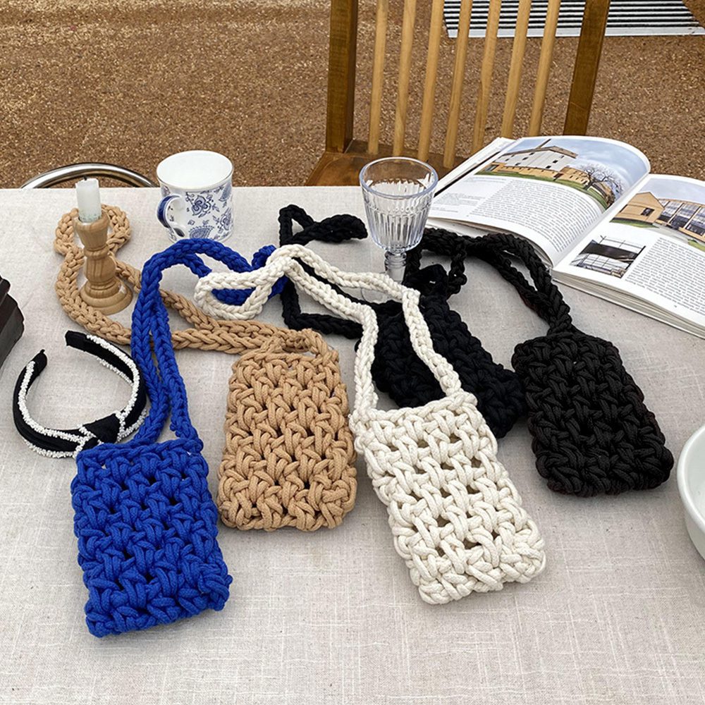 Knitted bag for phone design 1 black