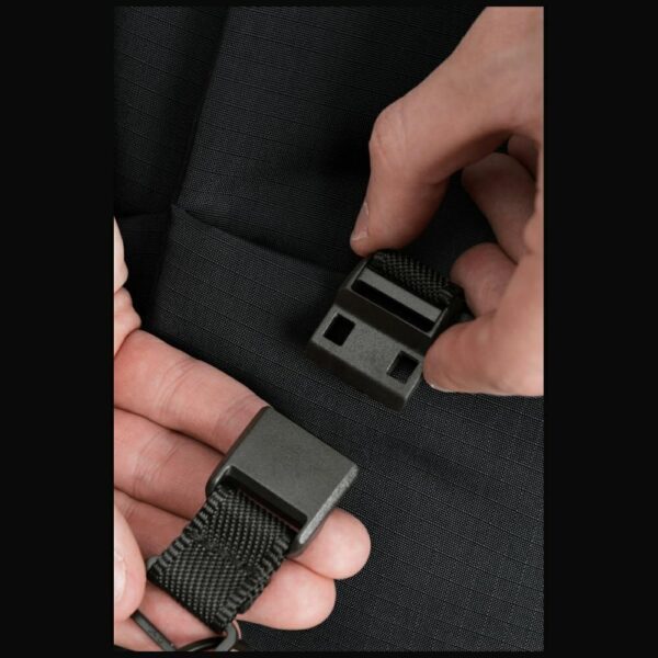 Uniq Arden Sling 2L Bag - Pinkeng