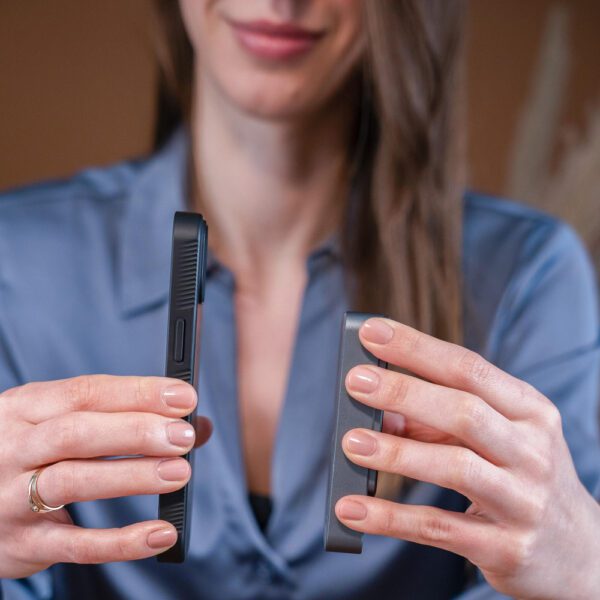 180871_10 3mk Smoke MagCase with MagSafe for Samsung Galaxy S24 - semi-transparenteng