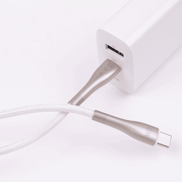 Forever Sleek cable USB-C - Lightning 1,0 m 27W white