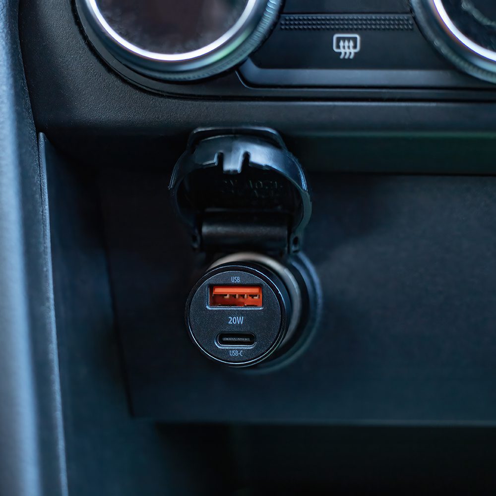 Maxlife MXCC-04 PD QC car charger 1x USB-C 1x USB 20W black + USB-C - Lightning cable 27W