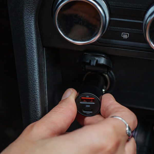 Maxlife MXCC-04 PD QC car charger 1x USB-C 1x USB 20W black + USB-C - Lightning cable 27W