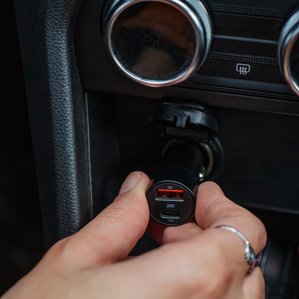 Maxlife MXCC-04 PD QC car charger 1x USB-C 1x USB 20W black + USB-C - Lightning cable 27W