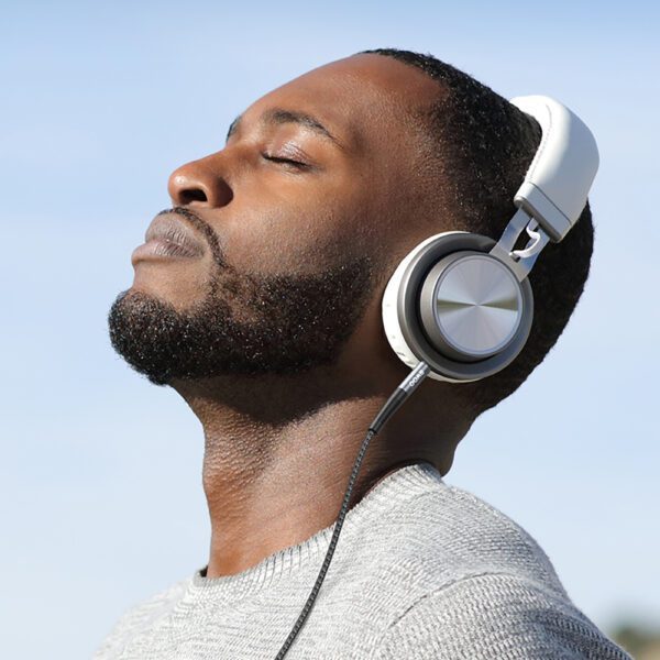 BWOO Cable AUX 3.5mm - 3.5mm Nylon Braided + Aluminum Alloy Shell BO-AUX064 black