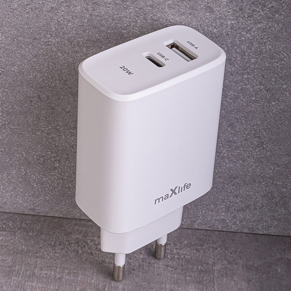 Maxlife MXTC-10-20AC PD QC charger 1x USB-C 1x USB 20W white