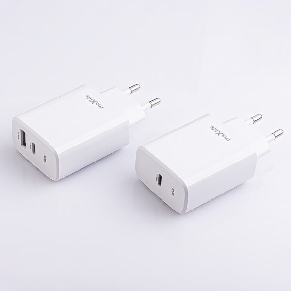 Maxlife MXTC-10-20AC PD QC charger 1x USB-C 1x USB 20W white
