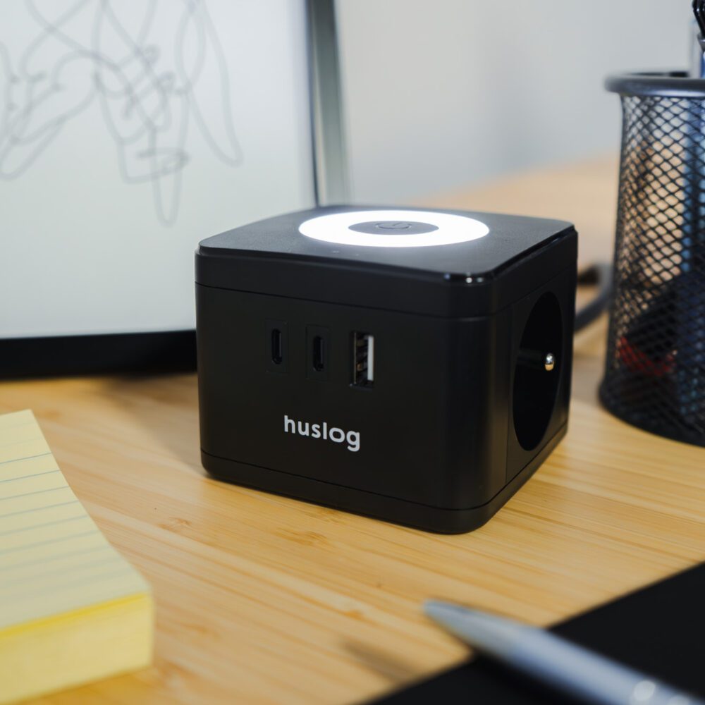 Huslog Cube Extension Cord with LED