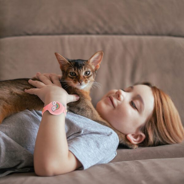 AirTag Case Wristband Silicone Wristband for Kids - Pink with Rainboweng