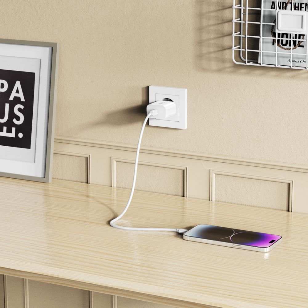 Tech-Protect NC20W Wall Charger with 100 cm USB-C / Lightning Cable - Whiteeng