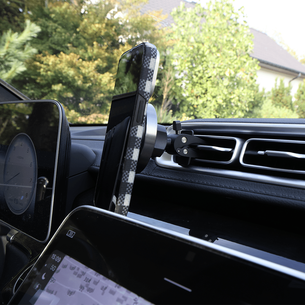 Blavec Car holder BHC-01B magnetic with wirless charging to air vent (BHC01B-MAVIB) black