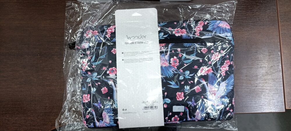 Wonder Sleeve Laptop 17 inches herons (damaged packaging)