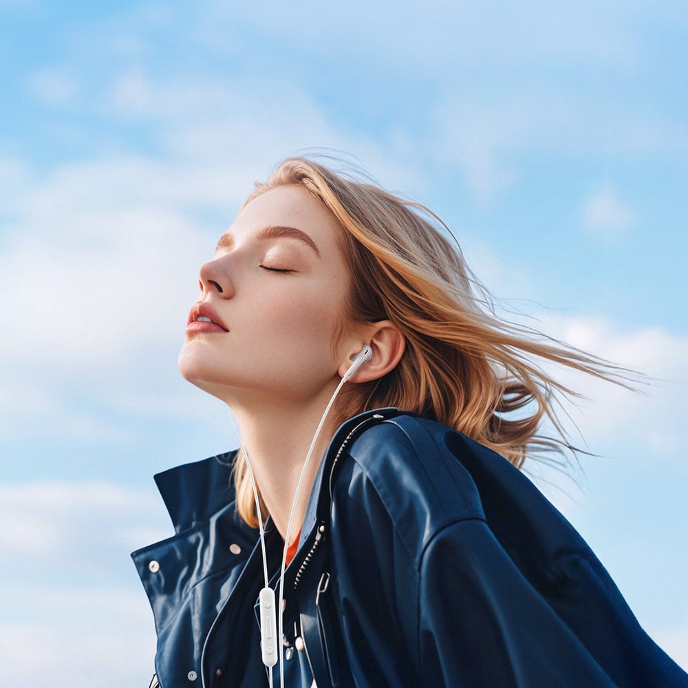 QCY LH1 In-Ear Wired Headphones with Remote and Microphone 1.15m - Whiteeng