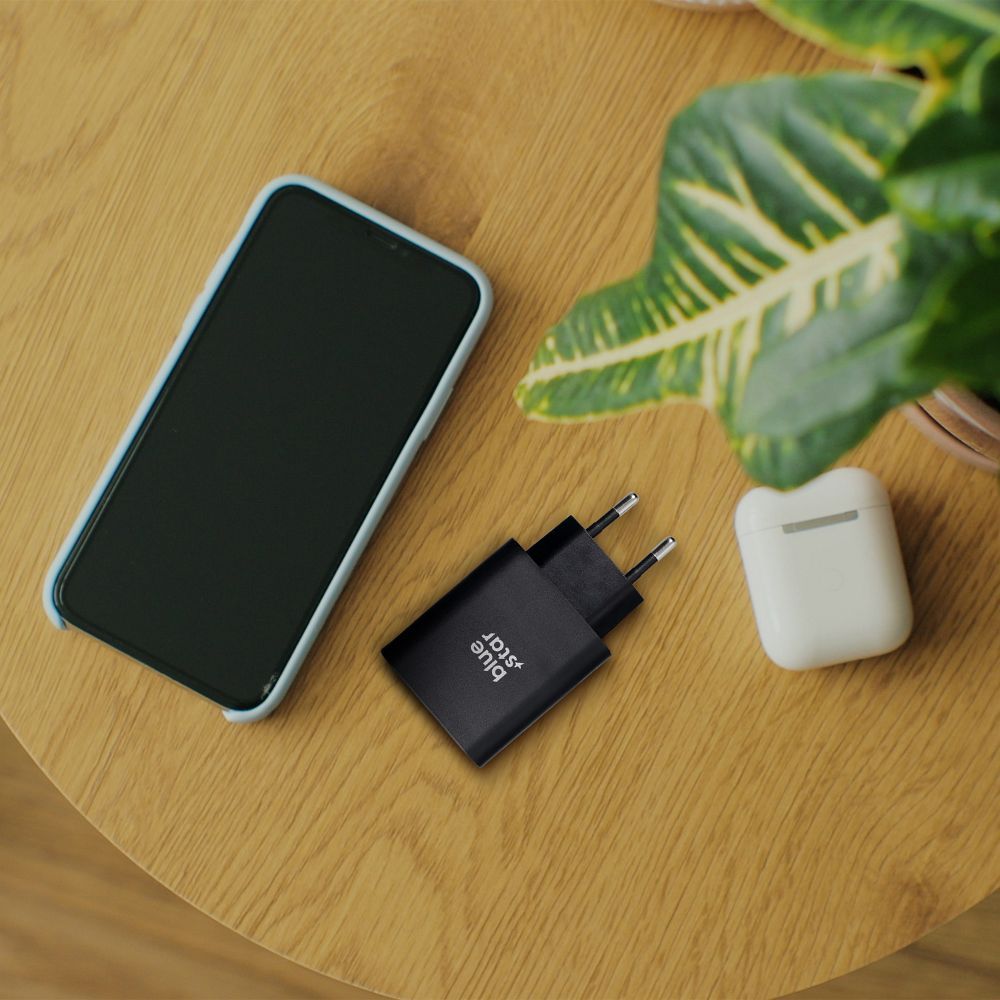 BLUE STAR travel charger with USB C+USB-A sockets PD QC4.0 3A 25W TFB-TC-25WPD black