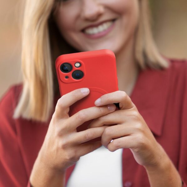 SILICONE MAG COVER case compatible with MagSafe for SAMSUNG S24 FE red