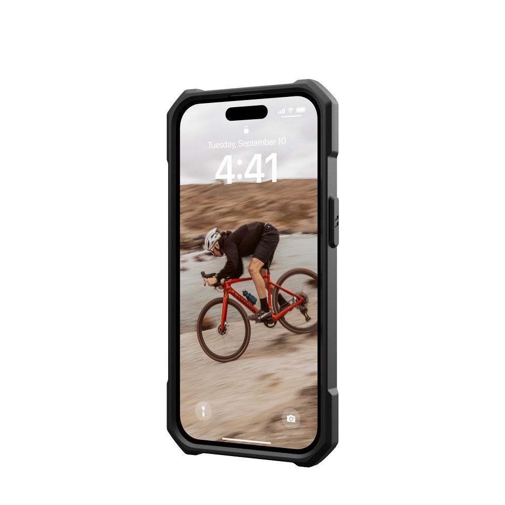 UAG Urban Armor Gear case ESSENTIAL compatible with MagSafe for IPHONE 15 black