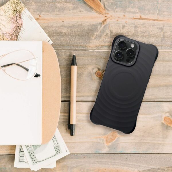 Silicone Zephyr Mag Cover compatible with MagSafe do IPHONE 13 PRO MAX black