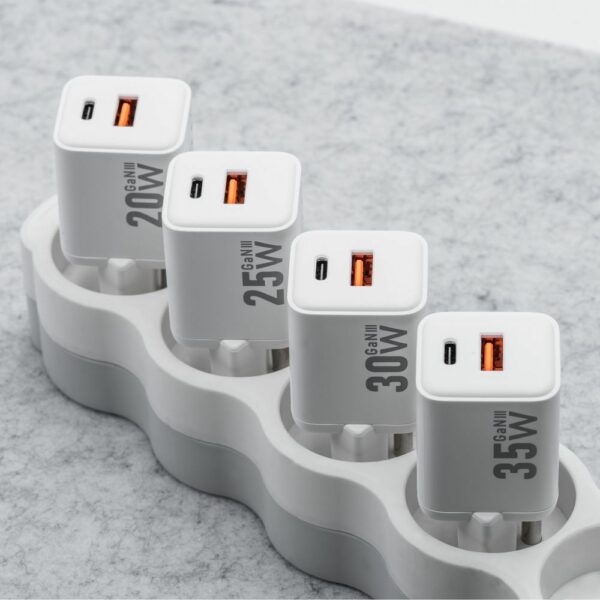 FORCELL F-ENERGY Mini GaN III VT-35 travel charger with 1 x Type C + 1x USB A sockets, PD QC4.0 30W white