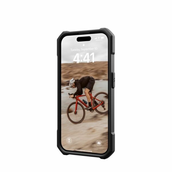 UAG Urban Armor Gear case ESSENTIAL compatible with MagSafe for IPHONE 15 Pro black
