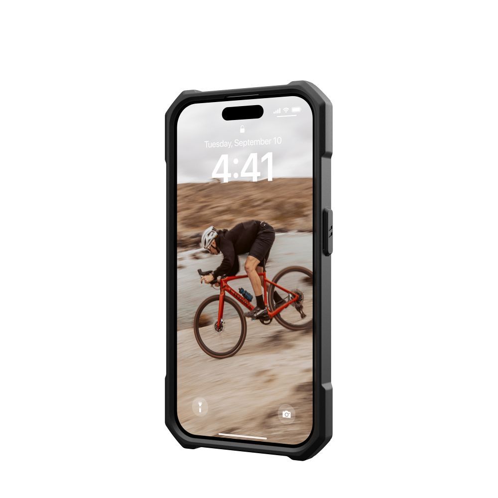 UAG Urban Armor Gear case ESSENTIAL compatible with MagSafe for IPHONE 15 Pro black