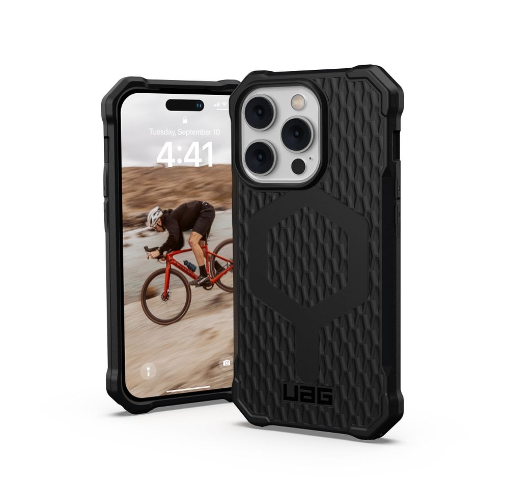 UAG Urban Armor Gear case ESSENTIAL ARMOR compatible with MagSafe for IPHONE 14 Pro black