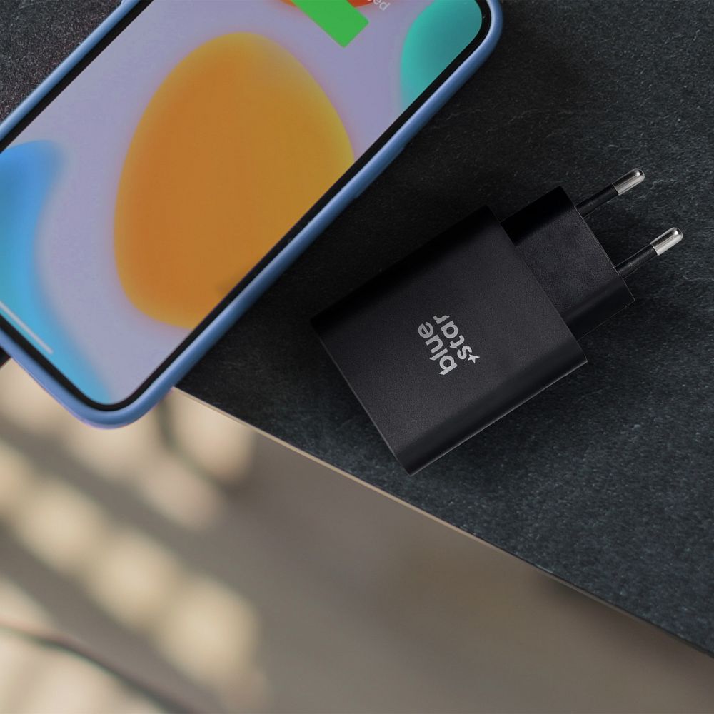 BLUE STAR travel charger with USB C+USB-A sockets PD QC4.0 3A 25W TFB-TC-25WPD black
