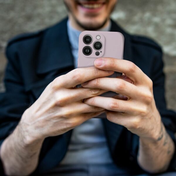 SILICONE MAG COVER case compatible with MagSafe for IPHONE 16 pink