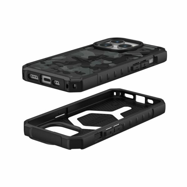 UAG Urban Armor Gear case PATHFINDER compatible with Magsafe for IPHONE 15 Pro midnight camo