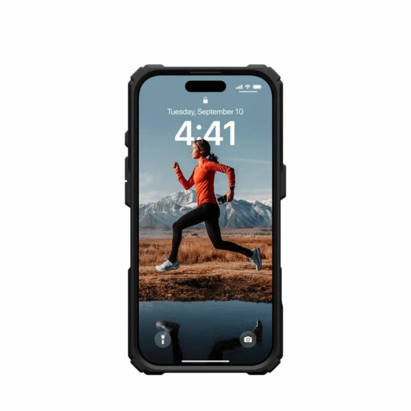 UAG Urban Armor Gear case PLASMA XTE compatible with MagSafe for IPHONE 16 Pro black / clear