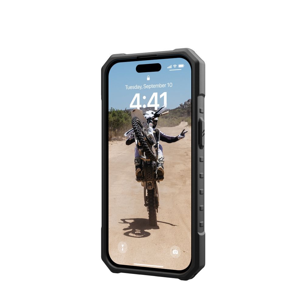UAG Urban Armor Gear case PATHFINDER compatible with Magsafe for IPHONE 15 black