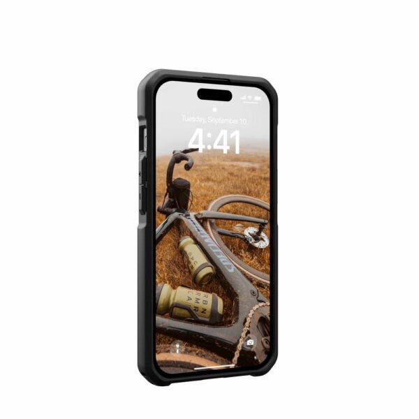 UAG Urban Armor Gear case METROPOLIS LT compatible with MagSafe for IPHONE 15 kevlar black