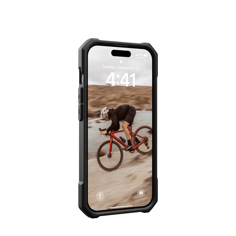 UAG Urban Armor Gear case ESSENTIAL compatible with MagSafe for IPHONE 15 Pro black