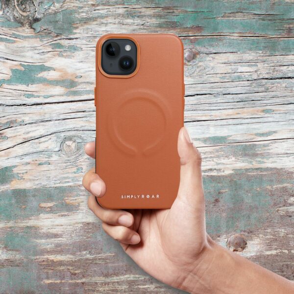 ROAR case LEATHER MAG compatible with MagSafe for IPHONE 15 Pro Brown