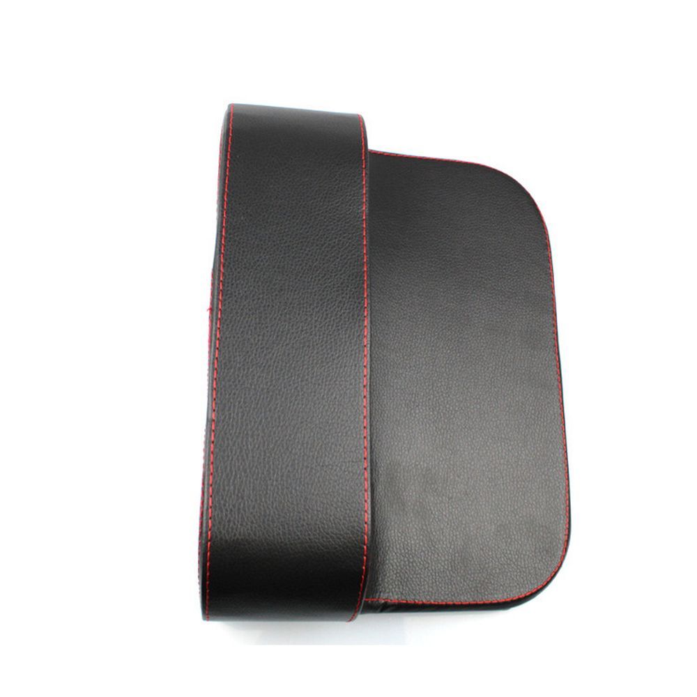 Cup holder between seats black