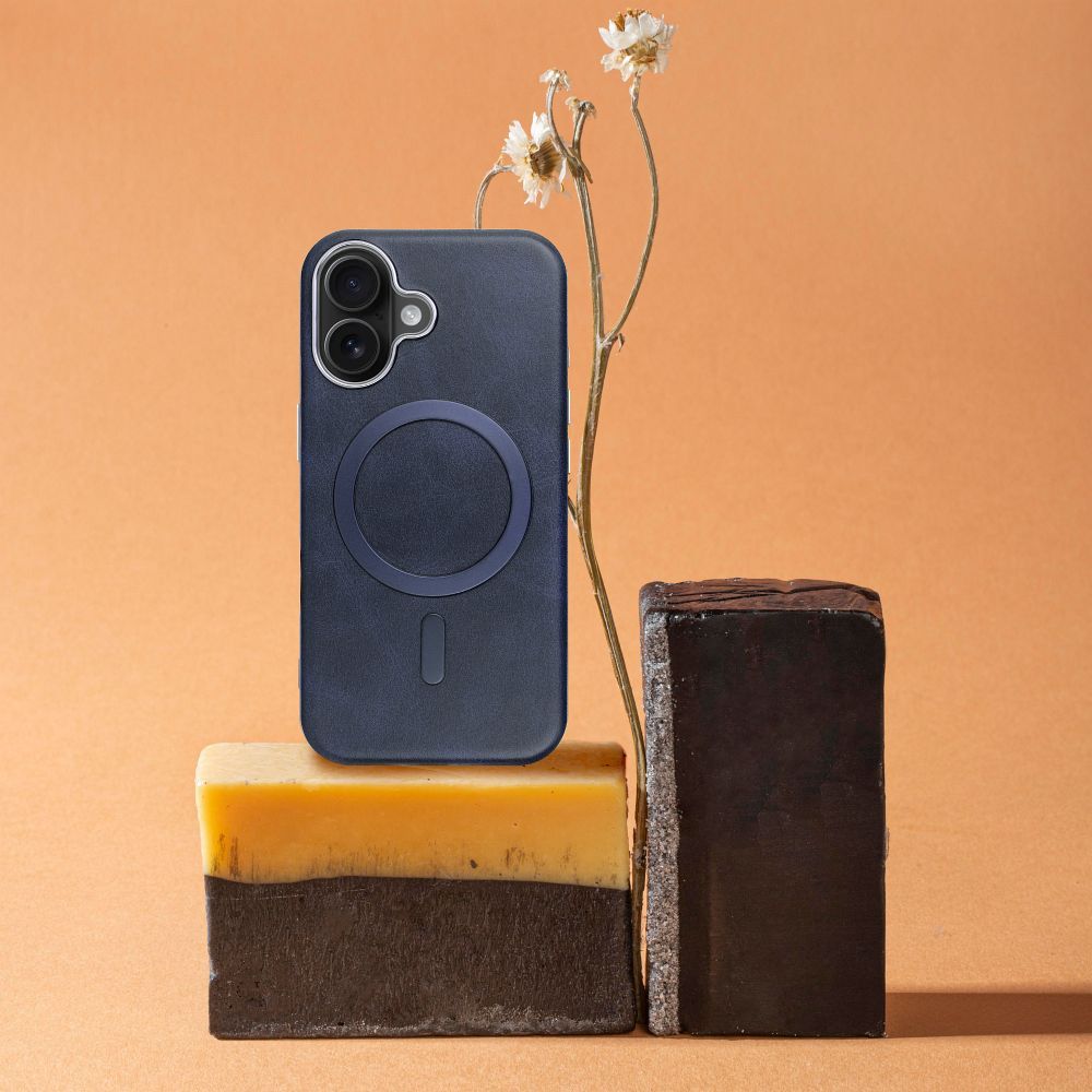 GENTLEMAN MAG COVER Case compatible with MagSafe for IPHONE 14 navy blue