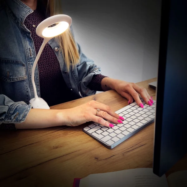 [RETURNED ITEM] Wireless LED reading lamp with clip + black micro USB cableeng