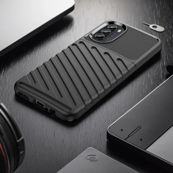Thunder Case Motorola Moto G52 silicone armor case blackeng