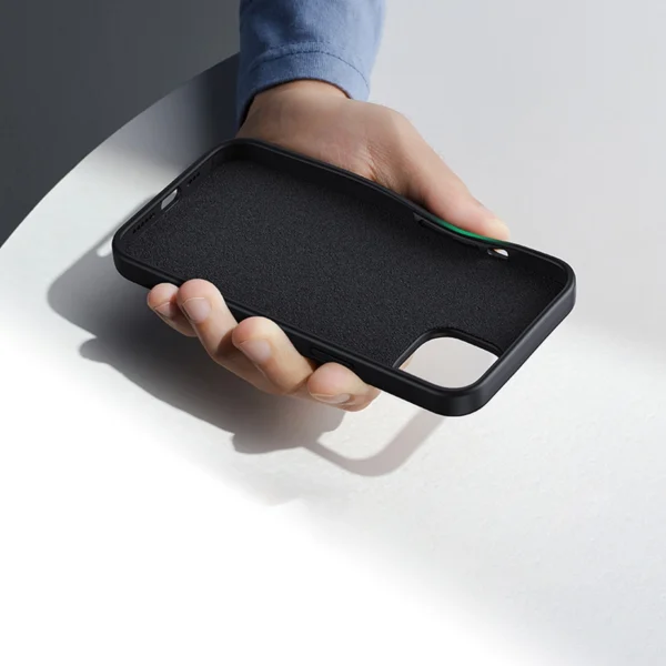 Ugreen LP626 Silky Silicone Protective Case Rubber Flexible Silicone Phone Case for iPhone 14 Plus Black (90920)eng