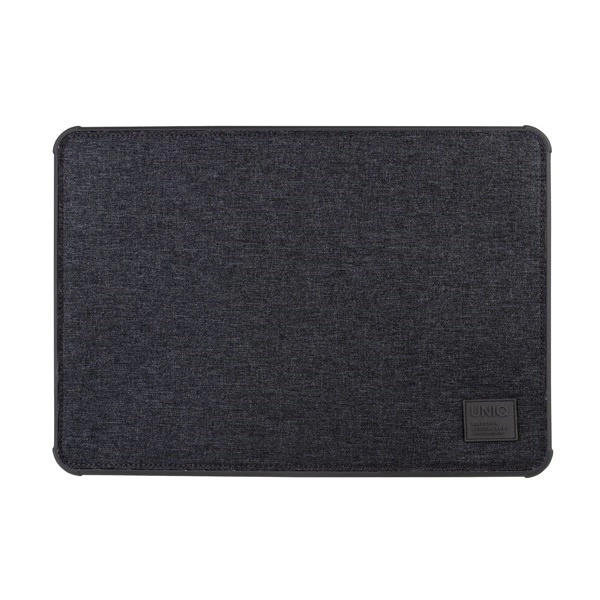 Uniq Dfender cover for a 16" laptop - blackeng