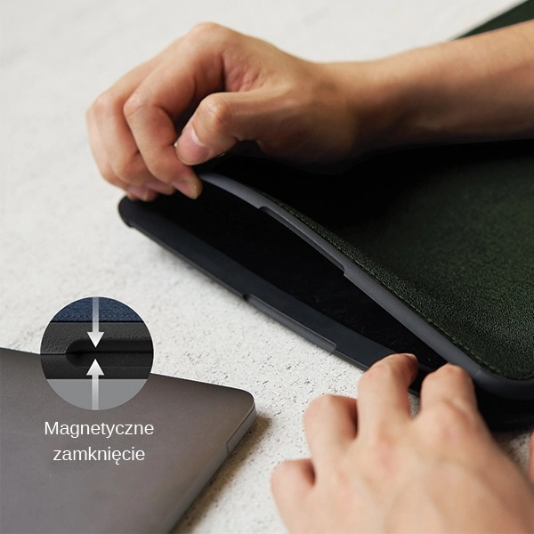 Uniq Dfender cover for a 16" laptop - grayeng