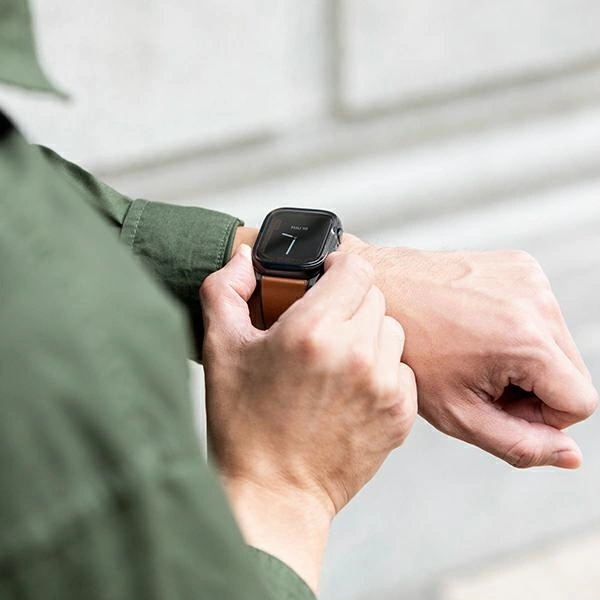 Uniq Garde case for Apple Watch 7/8/SE2 41mm - transparenteng