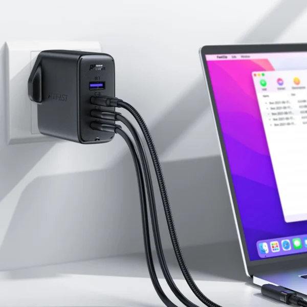 Fast charger GaN UK 100W Power Delivery 3x USB C 1x USB - blackeng