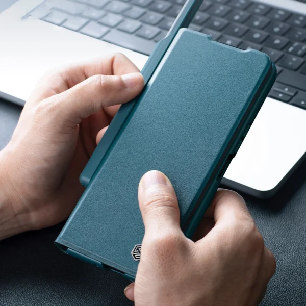 Nillkin Qin Leather Pro Leather Case with Camera Protector for Samsung Galaxy Z Fold 5 - Blackeng