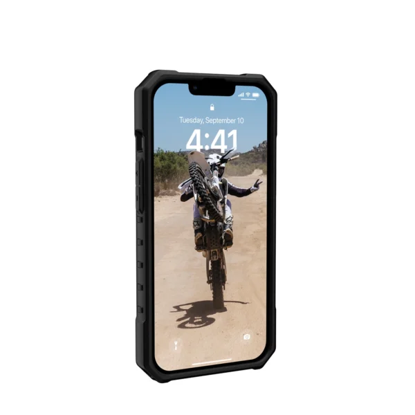 UAG Pathfinder MagSafe case for iPhone 14 Plus - greeneng