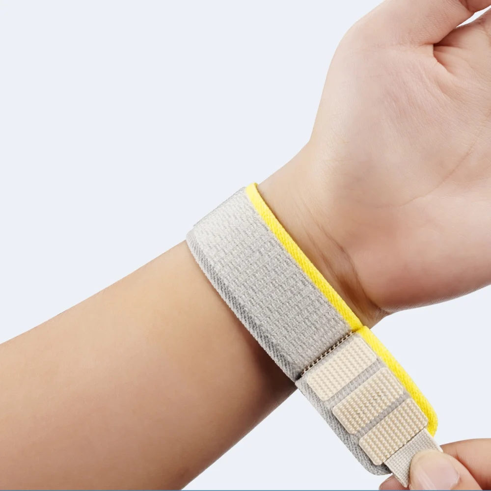 Sport Velcro Strap for Apple Watch 9 / 8 / 7 / 6 / SE / 5 / 4 / 3 / 2 / 1 (38, 40, 41 mm) Dux Ducis Strap YJ Version - yellow-beigeeng