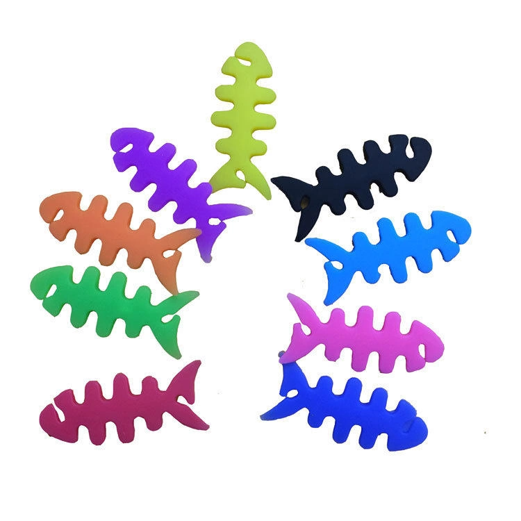 Fish-shaped headphone cable wrap - blackeng