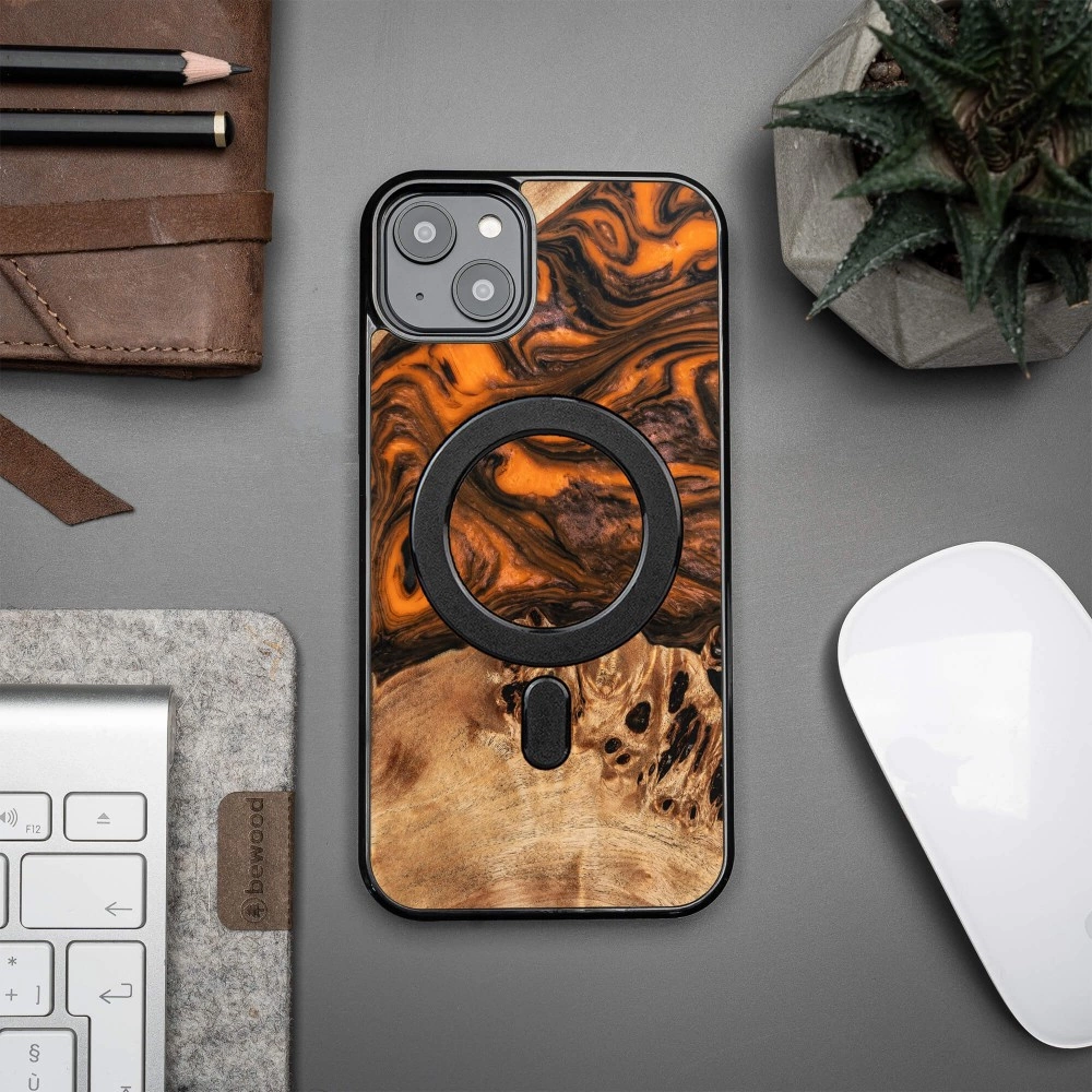 Wood and resin case for iPhone 15 Plus MagSafe Bewood Unique Orange - orange and blackeng