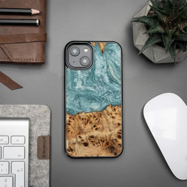 Wood and resin case for iPhone 15 Plus Bewood Unique Uranus - blue and whiteeng