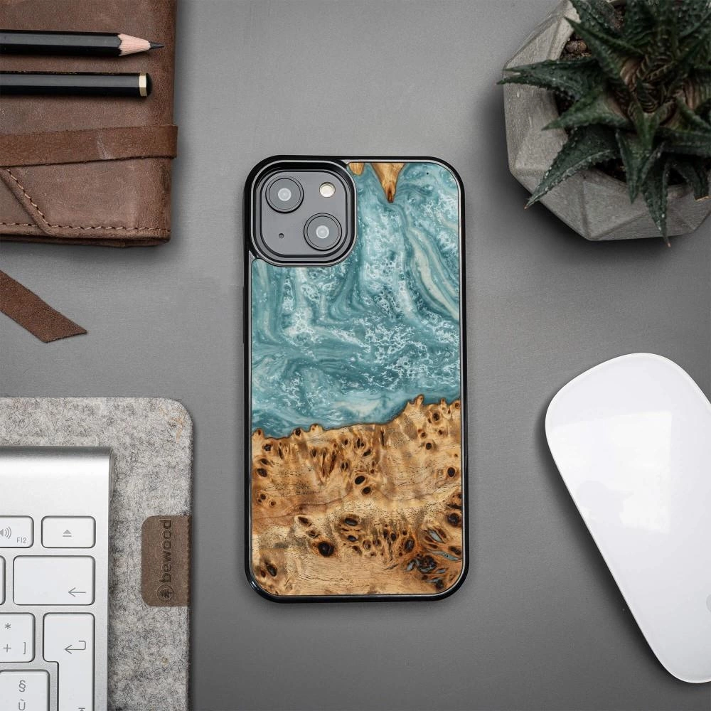 Wood and resin case for iPhone 15 Plus Bewood Unique Uranus - blue and whiteeng